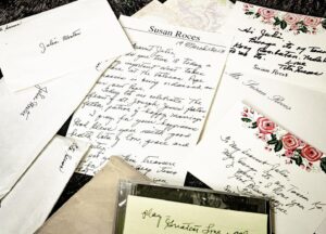 Julia Montes Instagram - one of the few handwritten letters from you … hinding - hindi ko po makakalimutan lahat ng kwento ninyo at advices sa buhay at sa buhay pag-ibig.❤️ mga magandang alala ninyo ni Sir Fpj na binabahagi ninyo bilang aral … mga kwento na ndi ko akalain bibiyayaan po ko ng pagkakataon na mapakinggan… isa sa di ko rin po makakalimutan pag sinasabi nyong pag may bunga na ang puno ng rambutan ninyo naaalala nyo ko … at yung pagkakataong binigyan nyo po ko ng CD na may kantang “Greatest Love of All” sabi ninyo sakin wag na wag kong kakalimutan ang kantang yan… ngaun lalong hinding hindi ko po yun makakalimutan… wag po kayong magalala lahat po ng mga turo ninyo ay di mawawala sa aking puso at patuloy na gagawin…. salamat po sa masasayang alala at magagandang aral… mahal na mahal ka po namin … hanggang sa muli po ! ❤️🙏🏻