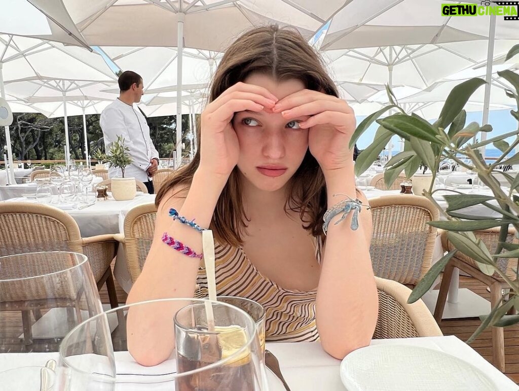 Milla Jovovich Instagram - I just can’t believe how lucky we are to be back in #cannes to support @amfar and the incredible work they do to raise money and awareness for AIDS and also COVID research. It’s been over 20 years that I’ve been working with this wonderful foundation and I’m so proud of all the amazing break throughs they’ve managed to fund over the years! #foundationforaidsresearch #cinemaagainstaids thanks @chrissbrenner for some of these awesome pics!!❤️💃🏻