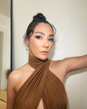 Aybüke Pusat Instagram - About last night 🌅
@a.batuhancetin 
@ilathebrand 
@limonettejewels 
@mustafa_akguul
@aslibilgemua