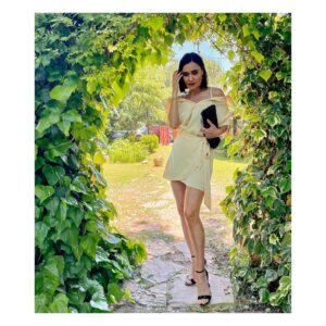 Şevval Sam Instagram - Yasak Elma sezon finaline doğru… fotoğraf @fatihkarataslar 🍎🎵⭐️ #newpost @yasakelmafox
