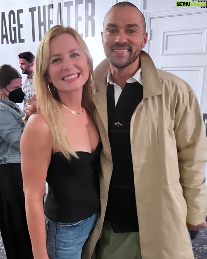 Jessica Capshaw Instagram - I saw an incredible show on Broadway last night that made me laugh and made me cry and made me feel lots of feelings. And this one actor in it looked reeeeaaaaaalllly familiar to me. 

Bright, shiny and new things all around...