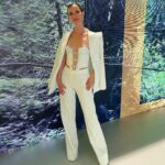 İrem Helvacıoğlu Instagram - Disney 🤍🤍🤍 
#disneyplus #kaçış

Styling: @boreal.brandlifting 
Takım: @zuleyhakuru
Takı: @agjewelery