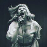 Aurora Aksnes Instagram - Takk @bergenfest 🖤
Moment by @oddbjorn