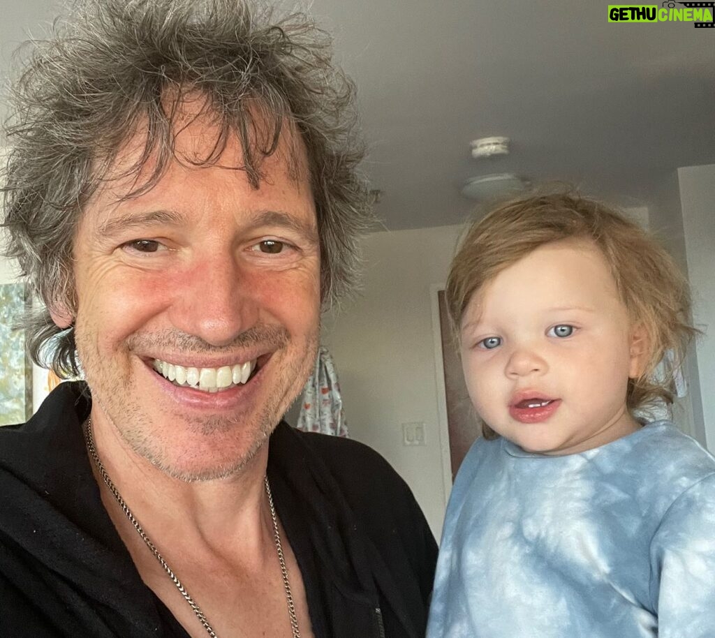 Milla Jovovich Instagram - Happy Father’s Day to our most incredible Papa!! Here’s a little recap of your journey to being the best daddy in the world! It feels like you were really meant to be a dad. You always took such great care of me, the “big baby”😂 and you naturally added Thing 1, 2 and 3 into the mix over the last 15 years. Everyday I am amazed and in awe of how gentle, kind and attentive you are to each and every one of us. The hours you’ve spent making thousands of bottles of milk for the babies, the same amount of cups of tea for me, doing math homework, building legos, playing dolls, Uno, Dungeons and Dragons, building cars, buses and rocket ships out of card board boxes, getting your nails done in rainbow colors, getting your hair and make up done, getting vomited on (and worse) god knows how many times and all with a great big smile though it all. You make it look easy when I know it’s anything but. You are our EVERYTHING. We would be lost without your love, time and energy because it seems boundless and the well never seems to run dry. You truly are the most amazing daddy. To all your babies. Big and small. I love you Papa.❤️❤️❤️ You’re the ultimate KING👑!!! #paulwsanderson #fathersday #iloveyou