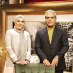 Sahar Dolatshahi Instagram - امشب ساعت ٢٣ در برنامه دورهمىِ مهران مديرى ِنازنين مهمان خانه هاى شما عزيزان هستم. 😉🌸 @annasani