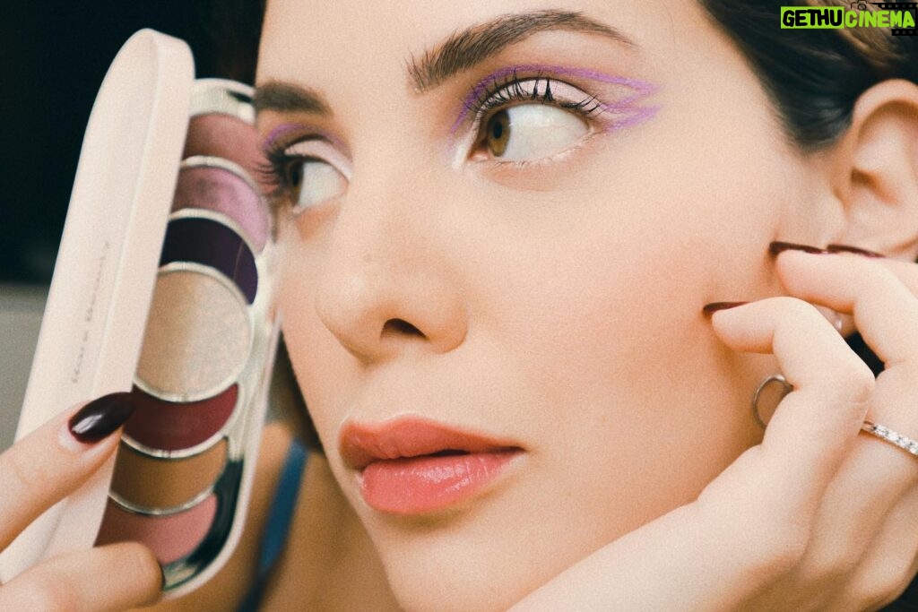 Sheryl Rubio Instagram - Llevando mis skills de maquillarme a otro nivel🫣💕 ahí vamos! Nos hicimos este maquillaje con lo nuevo que me llego de @boxycharm #boxycharm #boxycharmpartner #ad