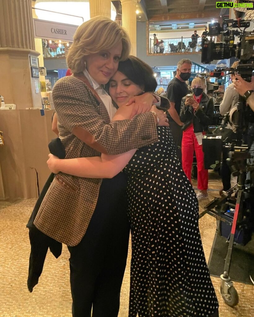 Sarah Paulson Instagram - Just wanted to say thank you to the @televisionacad for the wonderful acknowledgment of all that went into bringing Linda Tripp to life. I am so grateful to @crashbpm @ninajacobson, Ryan and everyone at Ryan Murphy productions for giving me such an extraordinary acting opportunity. I have never felt more challenged, more petrified, nor more exhilarated as an actor. I am exceedingly grateful to Sarah Burgess for her loving, nuanced writing of Linda, allowing for all of her humanness to be on display…thanks to these geniuses 
@fxnetworks @m_ceglia @robinbeauchesne @modmaria1965 @julia.crockett @michele_labrucherie @eyrichlou @meredith_costumes @morganaik3n @btumps  @kellygolden145  @fracturedfxinc @justin.raleigh 
@artsakamoto @cjh1313 @annaleighashford @margomartindale @dannyajacobs @thejennycpaul 
@elizabethreaser Monica Lewinsky, you will forever be an inspiring woman to me- I stand in awe of you always. 
and last but certainly not least @beaniefeldstein if I was any good at all, it’s because I was looking into that perfect open face of yours, while you beamed truth and light at me all day long. I love you totally. 
Ok. I’ll shut up now. Too much going on in this world that needs our attention.
❤️