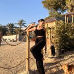 Aybüke Pusat Instagram - Ay bugün harika bi’ gün 👯‍♀️ #fondip