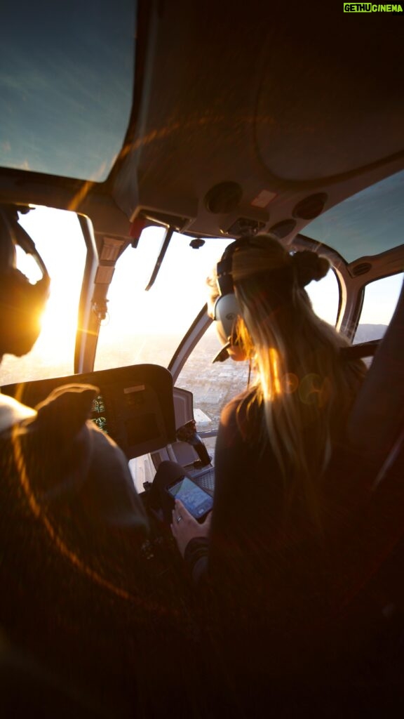 Kinsey Wolanski Instagram - Sunrise flights fill me up ❤🚁