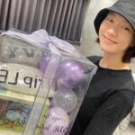 Song Ji-hyo Instagram - 여러분..
올해도 제 생일을 함께 축하해 주셔서 
진심으로 감사감사합니다❤️

한 분 한 분의 소중한 축하 메시지 덕분에 
매년 행복한 생일을 보내요..

항상 저를 아껴주시고 응원해주시는 
마음 늘 언제나 기억하며 열일할게요! 감사합니다