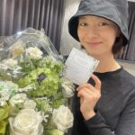Song Ji-hyo Instagram - 여러분..
올해도 제 생일을 함께 축하해 주셔서 
진심으로 감사감사합니다❤️

한 분 한 분의 소중한 축하 메시지 덕분에 
매년 행복한 생일을 보내요..

항상 저를 아껴주시고 응원해주시는 
마음 늘 언제나 기억하며 열일할게요! 감사합니다