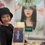Song Ji-hyo Instagram - 여러분..
올해도 제 생일을 함께 축하해 주셔서 
진심으로 감사감사합니다❤️

한 분 한 분의 소중한 축하 메시지 덕분에 
매년 행복한 생일을 보내요..

항상 저를 아껴주시고 응원해주시는 
마음 늘 언제나 기억하며 열일할게요! 감사합니다