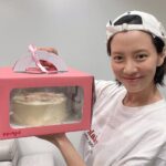 Song Ji-hyo Instagram - 덕분에 행복한 생일 주간을 
보내고 있습니다 
다들 늦여름 건강 유의하셨으면 해요 
감사합니다✨