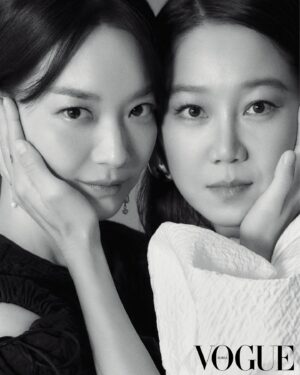 Shin Min-a Instagram - @voguekorea @siwff @rovvxhyo @hongjanghyun #지금이대로가좋아요 #디지털리마스터링 #서울국제여성영화제 🖤🤍