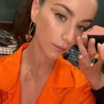 Claudia Salas Instagram - Donosti, me voy llenita de amor (parte1).

Maquillaje y peluquería (obra de ingeniería) de @cristina_salas_ 

Estilismo por súper @josejuan35 

@pralineparis 👗
@byfar_official 👠
@tousjewelry 💍

Pd: tengo la suerte de trabajar con un equipo que hacen match sin conocerse. Gracias amigxs.

#yslbeauty #makeuplook