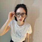Song Ji-hyo Instagram - 🤓🤓
