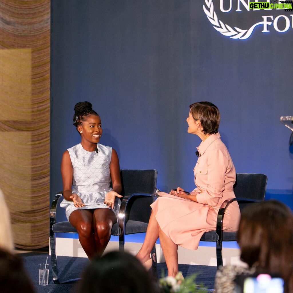 Amanda Gorman Instagram - During last week’s UN Goals Week, I was honored to join the @esteelaudercompanies and the @UNFoundation for a discussion on the power of partnerships in advancing gender equality and impact. Through WRITING CHANGE, our initiative to advance literacy as a pathway to equality and social change, we hope to continue to be an example of great partnership, and what we can do when we do it together.

#WritingChange 💛