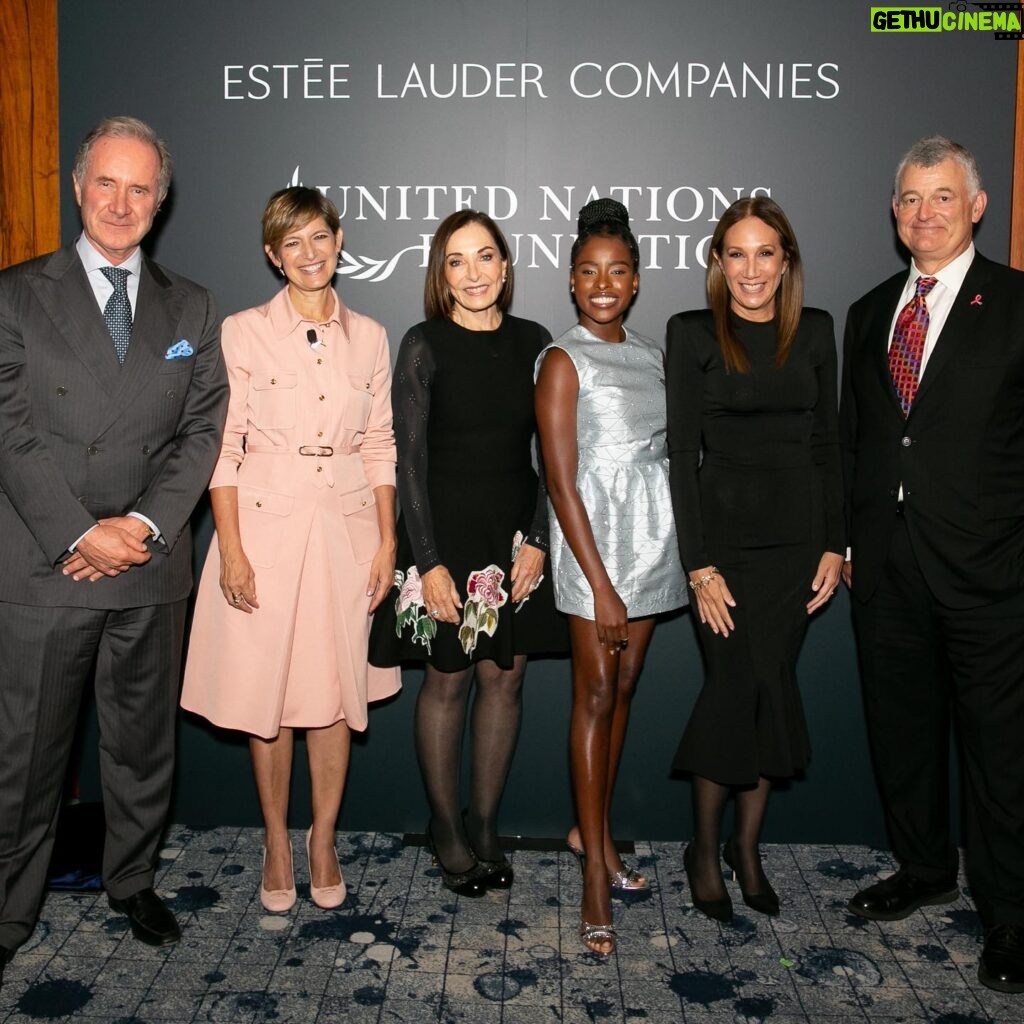 Amanda Gorman Instagram - During last week’s UN Goals Week, I was honored to join the @esteelaudercompanies and the @UNFoundation for a discussion on the power of partnerships in advancing gender equality and impact. Through WRITING CHANGE, our initiative to advance literacy as a pathway to equality and social change, we hope to continue to be an example of great partnership, and what we can do when we do it together.

#WritingChange 💛