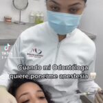 Chelsy García Instagram - Yo en @levi_dental_  con mi doctora @cristinameran_odo creyendo que me va a doler pero no duele na’, solo es proceso para dejar mi sonrisa hermosa.😂😍