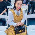 Suzu Hirose Instagram - Paris❤️

ルーブル美術館で行われた
LVのショーに行ってきました

念願！！嬉しい
LVの世界にこんなにも浸れるとは、、
幸せな体験でした

#louisvuitton #NicolasGhesquière