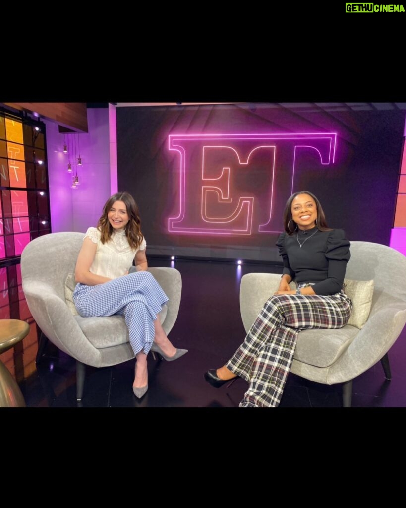 Caterina Scorsone Instagram - Had a delightful time with the incredible @nischelleturner at @entertainmenttonight last week. We agree on a bold trouser statement among many other things. 💛💋