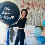 Song Ji-hyo Instagram - 만나면 늘 반갑고 반가운 
#글루타넥스 담당자님들..
예쁜 꽃 풍선 감사합니다아🎈🎈
이번 영상도 기대해 주세요오✌🏻