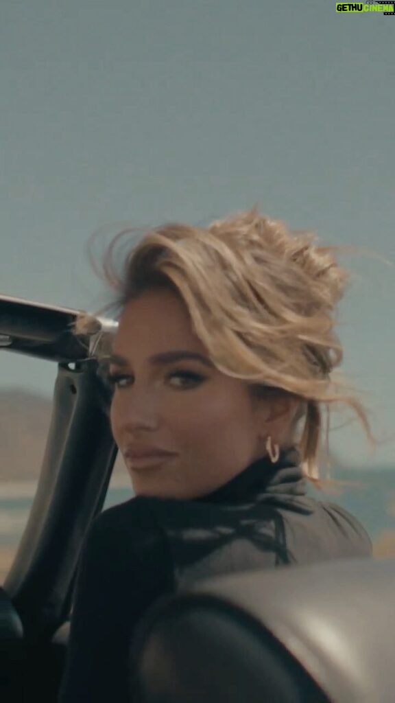 Jessie James Decker Instagram - Our music video for “ I still love you”  is officially here. We have been wanting to do this for so long and I can’t believe it’s finally here. I truly mean it in my heart when I say this is the best song/project I’ve ever put out and it’s been a long time coming.  Thanks for always believing in me @bccoconutman ✨☀️ Y’all go check it out! 

Directed by @_stoneshannon 
Wardrobe @whitemonkeystyle 
Hair @rickhenryla 
Makeup @emmawillishmu 

Song produced by Matt dragstrem
Written by Josh Kear, Chris Tompkins and Matt Dragstrem