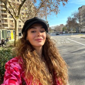 Ebru Şahin Instagram - Yo te extranõ #barcelona 💕 #tb