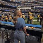 Kinsey Wolanski Instagram - Football sundays > 

Hair by the amazing @kacey_welch @thekaceywelchmethod