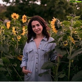 Caterina Scorsone Instagram - Harvest Time. Happy Fall. Mother Earth is the best Mom in the whole Galaxy. 🍁🌻🍎🌽🍂🌍❤️📸 @howcarolinecarolines