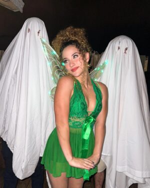 Sofie Dossi Instagram - don’t tinker with my bell🧚‍♀️