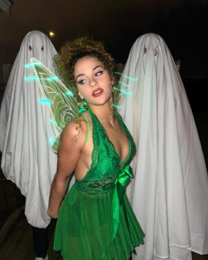 Sofie Dossi Instagram - don’t tinker with my bell🧚‍♀️