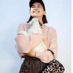 Maude Apatow Instagram - And just like that... #FendiBaguette 💫 @fendi #ad 

@cibellelevi