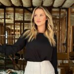 Kinsey Wolanski Instagram - Swipe to see before and afters of my newest flip!!!! 
We bought this house in prime West Hollywood and in only 11 weeks we completely turned this baby around! 
Anyone in LA who needs a contractor @buildmethodconstruction is the absolute best! We have worked with a lot of not honest workers and these guys have blown me away!!!! The most trustworthy hard working guys! 

#fixandflip #beforeandafter #renovation #realestate #design #construction