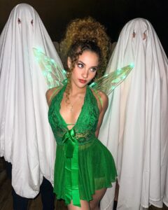 Sofie Dossi Instagram - don’t tinker with my bell🧚‍♀️