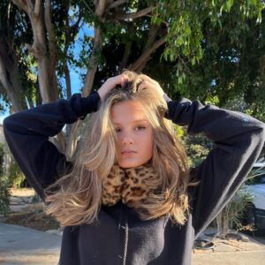 Hayley LeBlanc Instagram - ☃️❄️