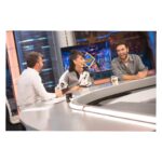 Claudia Salas Instagram - 1. Plantar un árbol.
2. Escribir un libro.
3. Estar en @elhormiguero .

El 13 de Noviembre llega @larutaserie a @atresplayer 
Capítulo cada domingo (viva lo analógico. Viva).

Mejor acompañada imposible @ricardogomez10 🤍

Maquillaje y peluquería siempre @cristina_salas_ por @yslbeauty 

Estilismo por @josejuan35 
@louisvuitton 
@jimmychoo