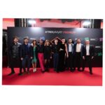 Claudia Salas Instagram - La noche de anoche fue…

Qué bonito poder compartir con la gente que quieres -que te eligen y eliges- un momento tan lleno de todas las cosas bonitas que se os ocurran en este momento.

Gracias @caballofilms @atresplayer por hacer esto posible.

Gracias @kuranda_agencia por caminar conmigo.

Gracias @cristina_salas_ por seguir siempre a mi lado. Por hacerlo todo fácil. Por estar.

Gracias @josejuan35 ya sabéis por qué.

Gracias a todos y cada uno del equipo/familia; ya no sé en qué se diferencian, de @larutaserie .

Tengo mucha suerte.

Pd: la ultima foto es la mejor. Se llama Rosa, es la persona que más honor hace a un nombre. Trajo consigo una foto de mi padre guardada en el bolsillo y gracias a eso, en ese teatro estuvimos todos.

Os quiero.

👗 @yolancris 
💄 @yslbeauty 
💍 @tousjewelry
