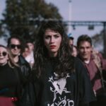 Claudia Salas Instagram - Sigo sin palabras después del estreno…

Ya están disponibles los dos primeros capítulos de @larutaserie en @atresplayer 

Cinco meses en los que un equipo precioso lleno de talento, que ha sido casa, familia y hogar, se ha dejado el alma para que esto, ahora ya vuestro, os llene también las vuestras. 

Toni y yo estamos muy felices.
Gracias por todo el amor y cariño que estamos recibiendo.
De corazón.

@caballofilms es un placer estar a vuestro lado. 
@kuranda_agencia 🤍
@laia_lluch en cada disparo haces magia magia.

🌹