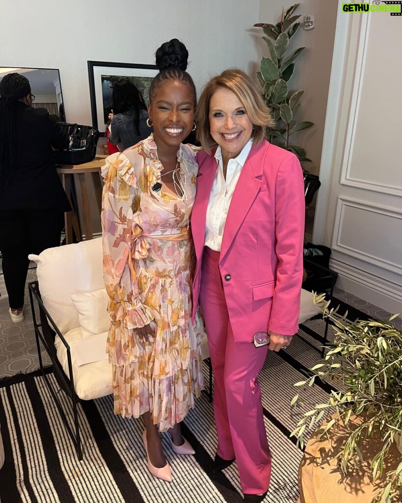 Amanda Gorman Instagram - I had a wonderful time presenting my poem, “New Day’s Lyric”, and conversing with @katiecouric yesterday at the @google Zeitgeist event! 

Thank you for having me—it was such an honor to attend and witness the spirit of the times 💛