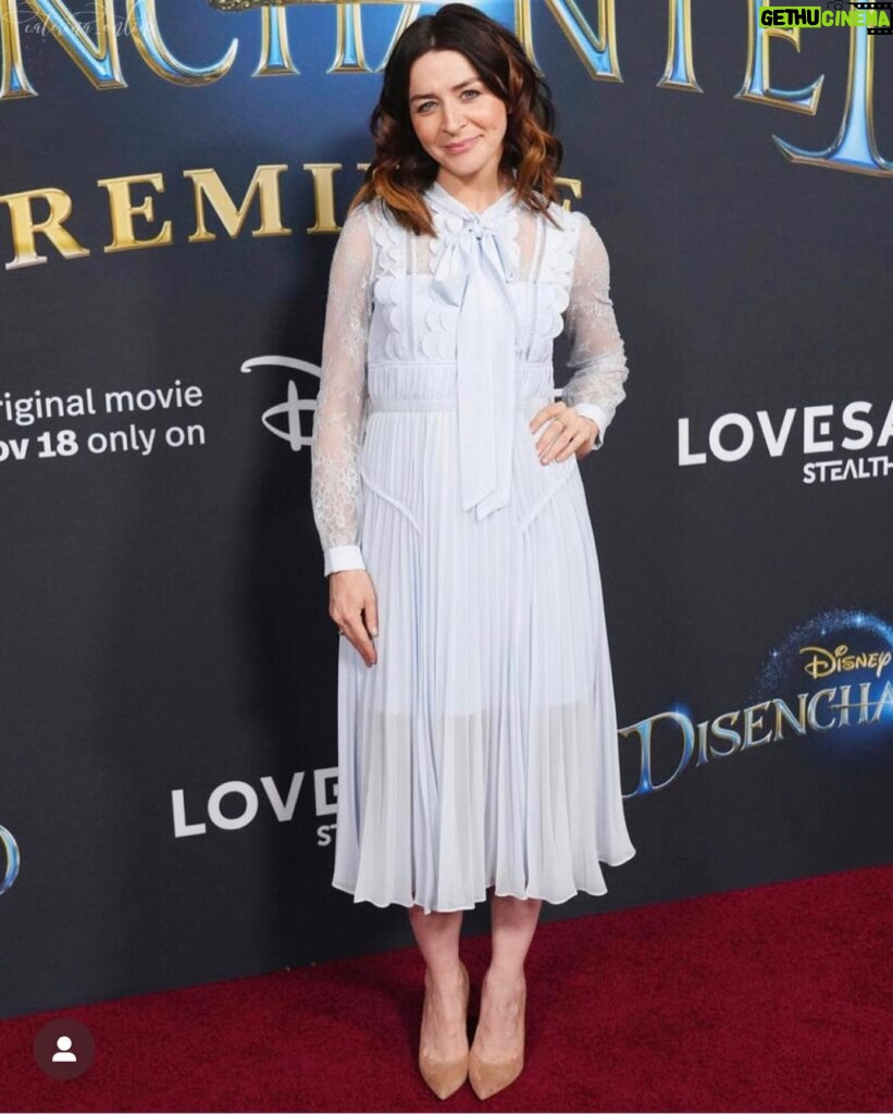 Caterina Scorsone Instagram - Magical night at the @disneyenchanted premiere. Princes and Princesses and all kinds of royalty turned out en mass. There was taffeta, there was silk chiffon, there were sparkles.✨✨✨@anthilll @greysabc  hair: @hairbyrenecortez