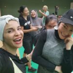 Erra Fazira Instagram – Sometimes having fun with your friends is all the therapy you need.. walau dsebalik senyuman ada kaki cramp.. ada tapak kasut nak tercabut.. ada tergolek dok mcm nangka busuk.. but we survived n we had fun.. tak gitu kengkawannn.. 😆😆.
.
@bettybanafee 
@lindaonn7 
@haleedaatwork 
@e.l.a.i.n.e78 .
@poji_samad 
@ajiboy7 .
.
til next session guyz! 😘