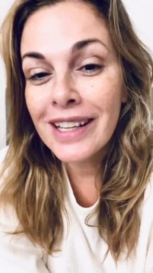 Vanessa Incontrada Instagram - Tanti auguri a me, tanti auguri Vanessina, tanti auguri a meeee… grazie per tutti vostri messaggi 😘😘🎊🎊😊😊