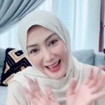 Erra Fazira Instagram – Bila bercakap pasal penjagaan rambut terutama sekali rambut gugur, anda boleh refer dengan @faithfleurhq

Baru-baru ini pihak Faith Fleur ada share informasi penting yang bagi kita semua nampak simple tapi sangat memberi impak. Apakah itu? Saya ada kongsikan dalam video hari ini. 

❤️ jika anda telah faham dan ingin mencuba produk penjagaan rambut Faith Fleur 😍

@faithfleurhq
@faithfleurhq

#faithfleurbyctymary