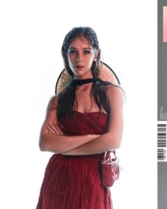 Georgina Amorós Instagram - Muy este emoticono 💃🏻 gracias a @neo2_magazine y la preciosa colección crucero 2023 de @dior ❤️‍🔥
Gracias equipo bello:
Fotografía: @rafagallar 
Realización: @danielagtzgzz 
Entrevista: @angeltaranilla 
Muah: @boscomontesinos 
Video: @borja.respal 
Producción: @mongomeri 
Asistentes fotografía: @pablomingo @cha_baeza @distrito.zero 
Asistentes estilismo: @verooocriado @rufili00 
Gracias @_._ka_._ 🫶🏼✨
Y mi equipo siempre @lou_abad @desireefina  @kuranda_agencia ❤️