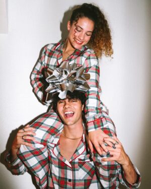 Sofie Dossi Instagram - Getting into the holiday spirit 🎁 What present do you want for the holidays?
