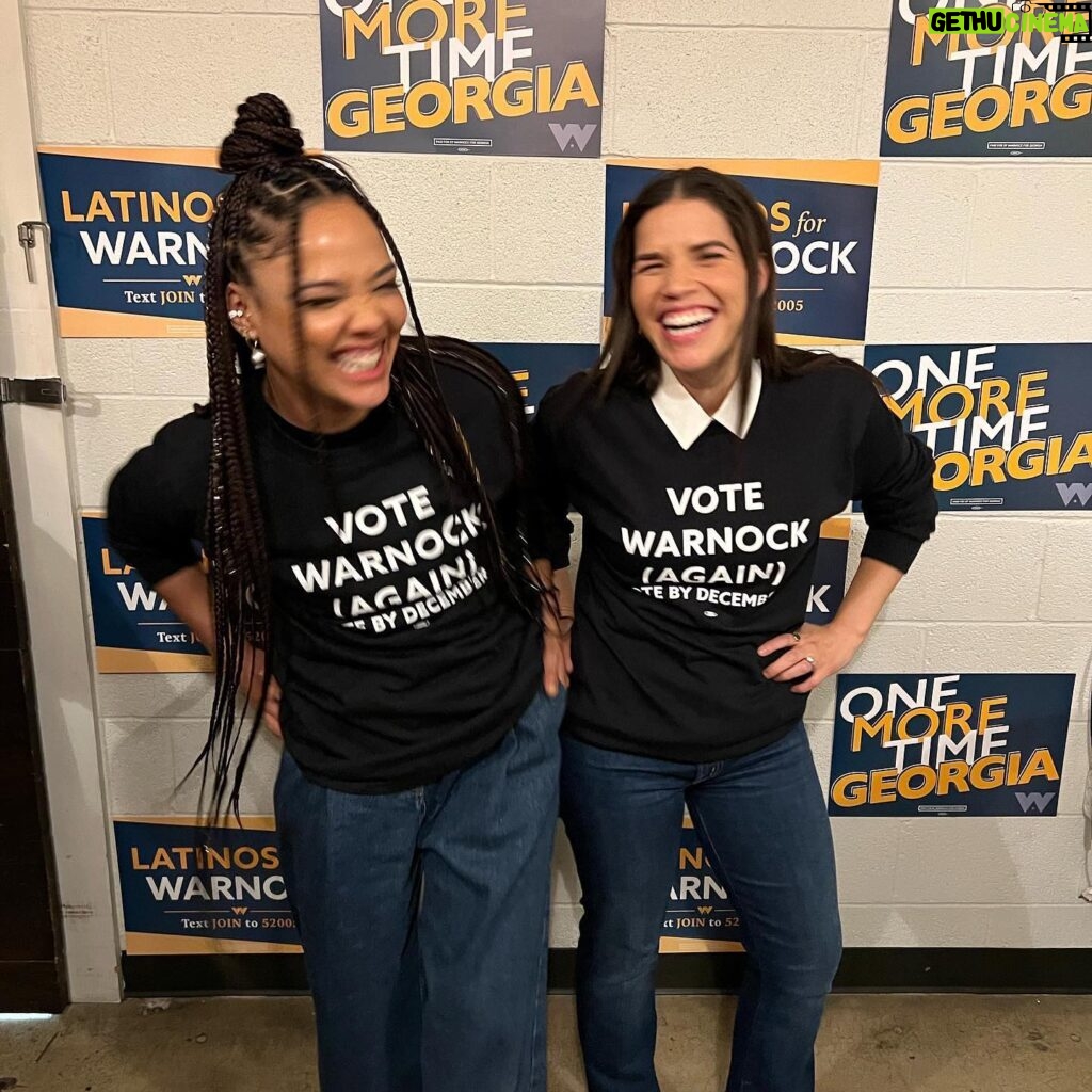 Tessa Thompson Instagram - We’re just two professional actresses who’ve forgotten how to pose naturally standing in front of Georgia asking her to vote now for @raphaelwarnock 

Early voting ends Dec 2nd. Election Day is Tuesday Dec 6th. #voteearly #georgiarunoff