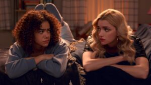 Antonia Gentry Instagram - S2 of Ginny and Georgia premieres on Netflix January 5. 🤮🫡😆👿🤔😨🥵🫣