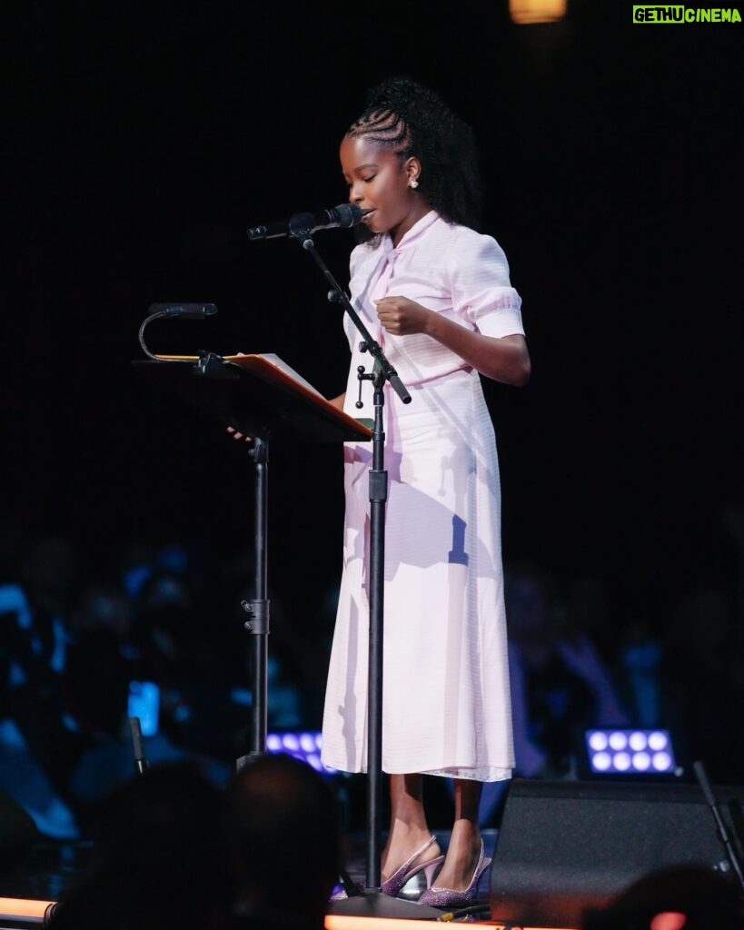 Amanda Gorman Instagram - It was such an honor to attend and perform at the historic inauguration of Los Angeles Mayor Karen Bass. Thank you so much for having me! 💛

photography credit: @cibellelevi for Prada
makeup: @joannasimkin
hair: @itsraela