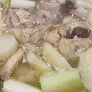 Asami Mizukawa Instagram - 12月食欲が増す季節到来。
最近の美味しかったご飯たち。

🤤せいろ料理にハマっております。とにかくなんでも蒸す。簡単でおいしい。自家製の醤油麹つけて食べたら最高。
🤤京都の有名喫茶店の卵サンド
🤤窪田氏特製アクアパッツァ
🤤@ayu_ranranお手製のマロングラッセ
🤤炭で焼いて陽の力をいただく囲炉裏を囲んでほくほく
🤤ひとつひとつ手作りのシンプルでこだわりの材料のおつな
🤤突然出逢った仙人のような輝く人に、突然頂いたアイスクリーム。材料は甘酒、ココナッツミルク、ココアパウダー、醤油のみ
🤤生春巻き大好き、これは穴子の生春巻き
🤤目ん玉飛び出る旨味凝縮マグロ
🤤友人が作る本場の愛情いっぱいタッカンマリ